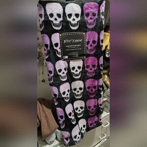 Betsy Johnson Poo Purple Skull Blanket 50x70